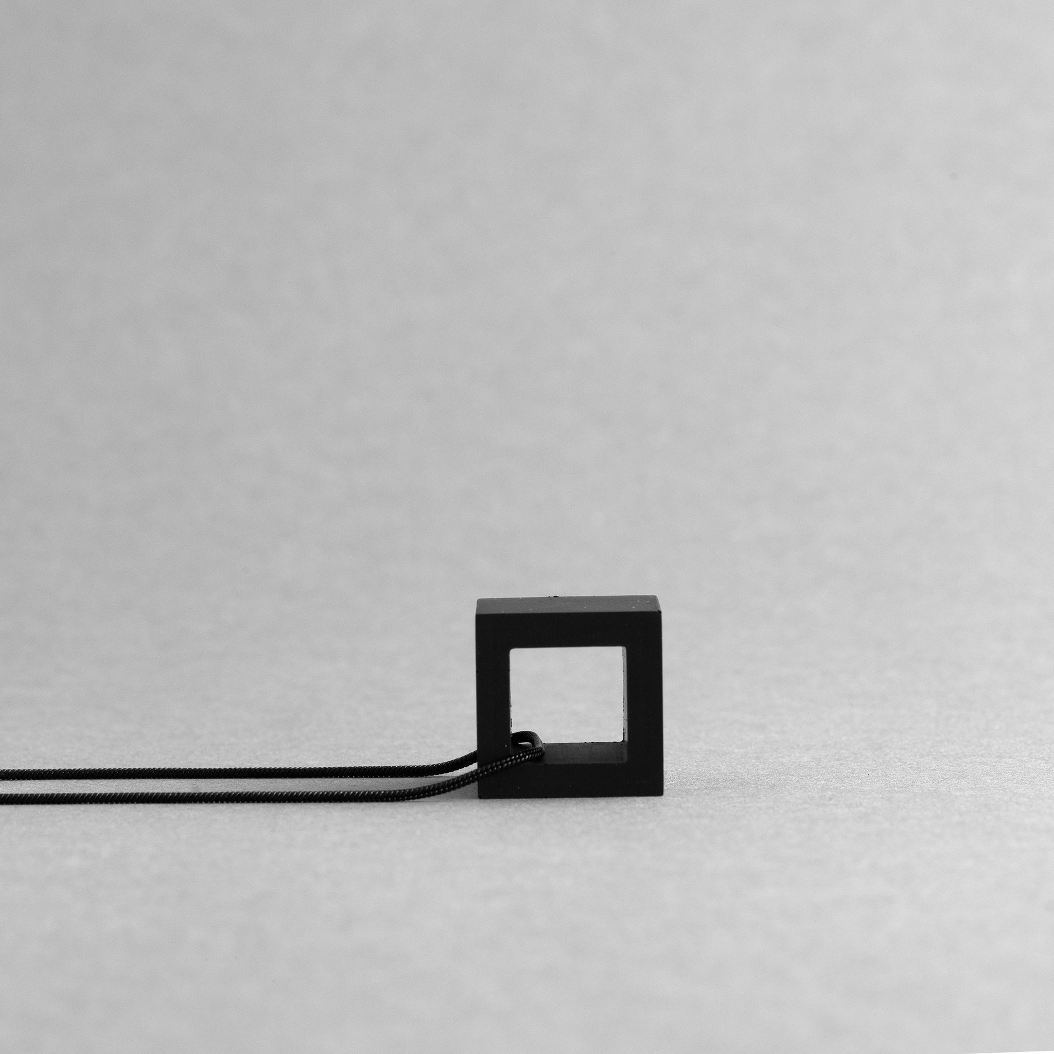 ELEMENTO Necklace – Minimalist Geometric Wearable Sculpture