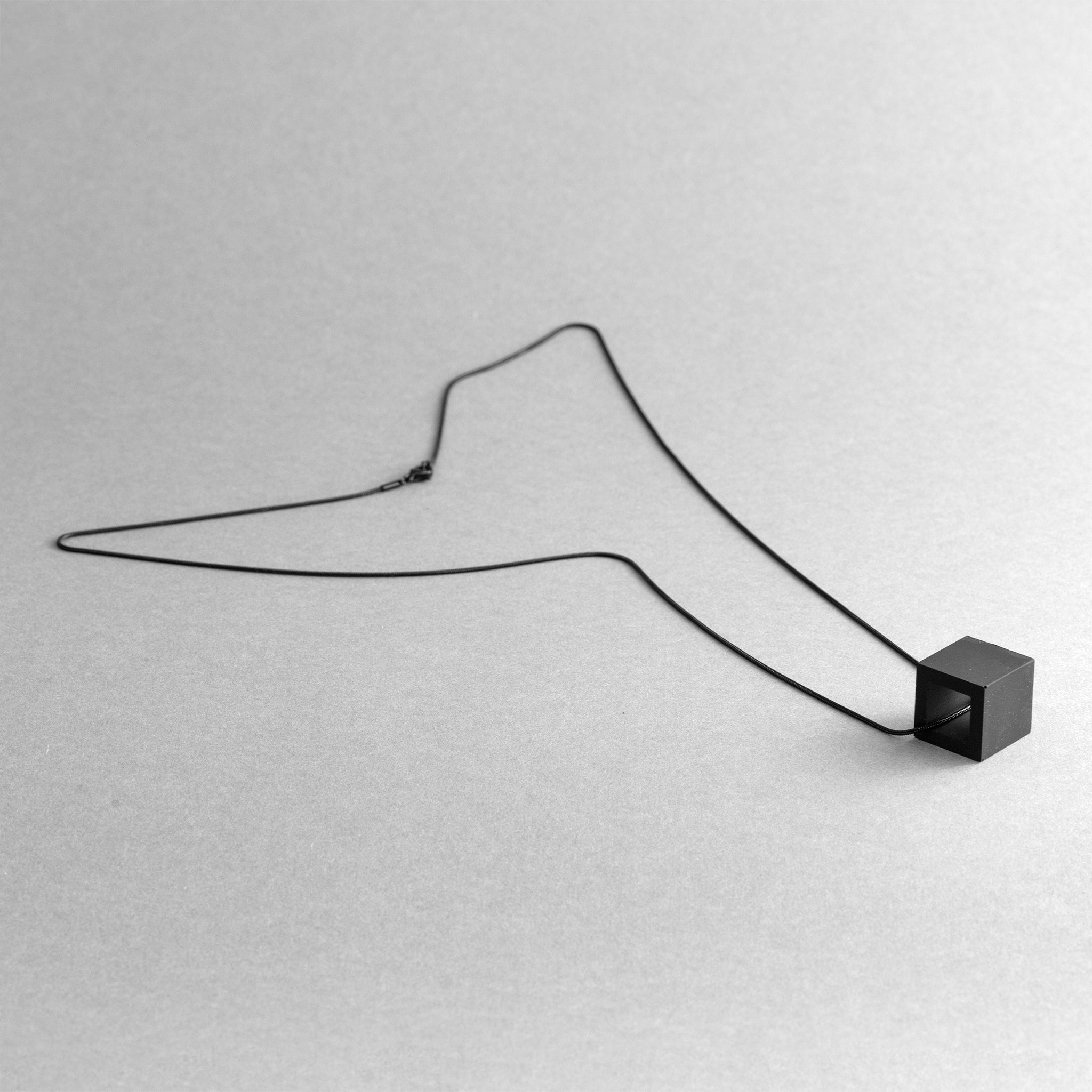 ELEMENTO Necklace – Minimalist Geometric Wearable Sculpture