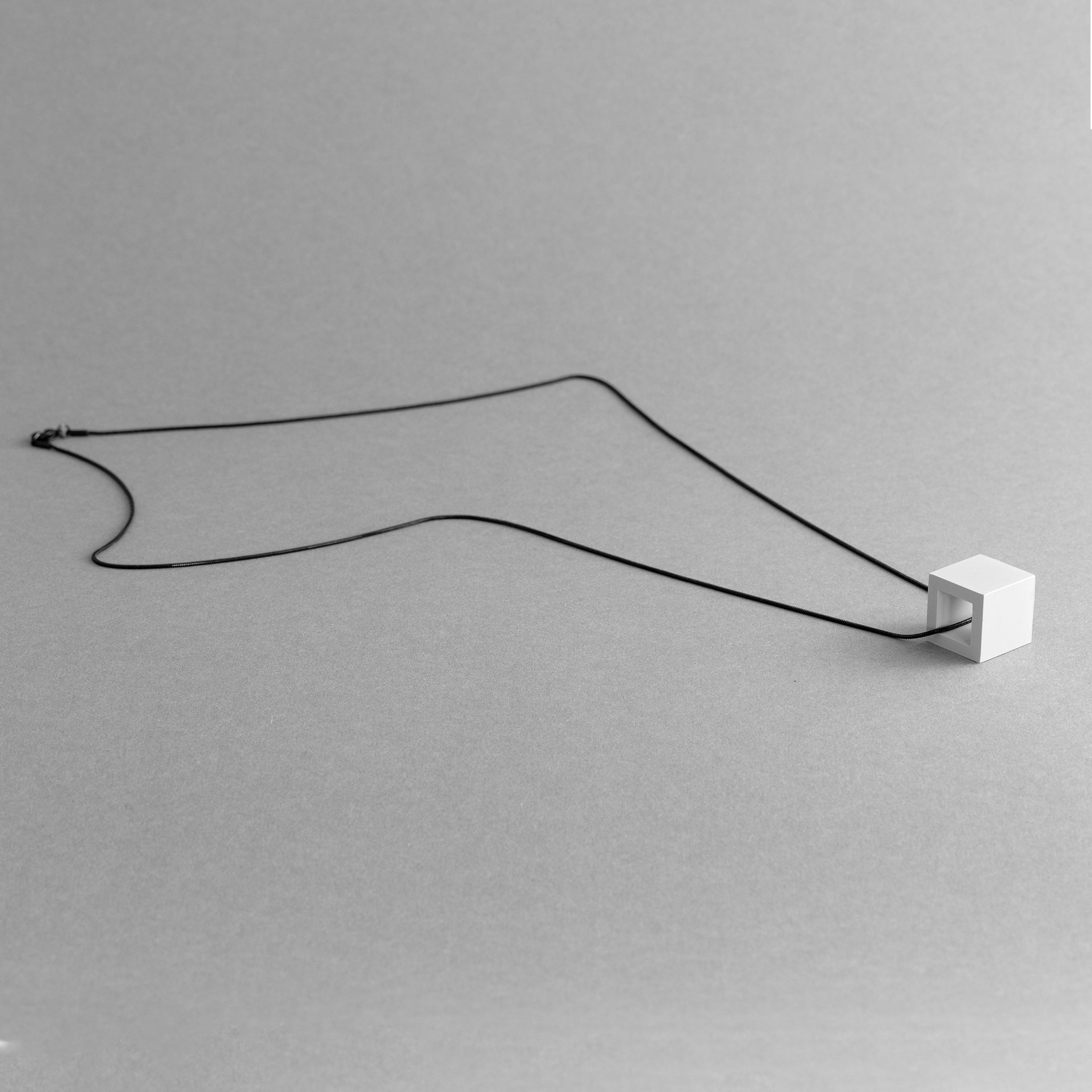ELEMENTO Necklace – Minimalist Geometric Wearable Sculpture